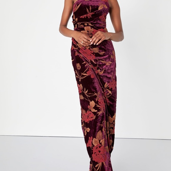 Lulus Dresses & Skirts - Lulu's One Shoulder Velvet Dress in Wine and Red